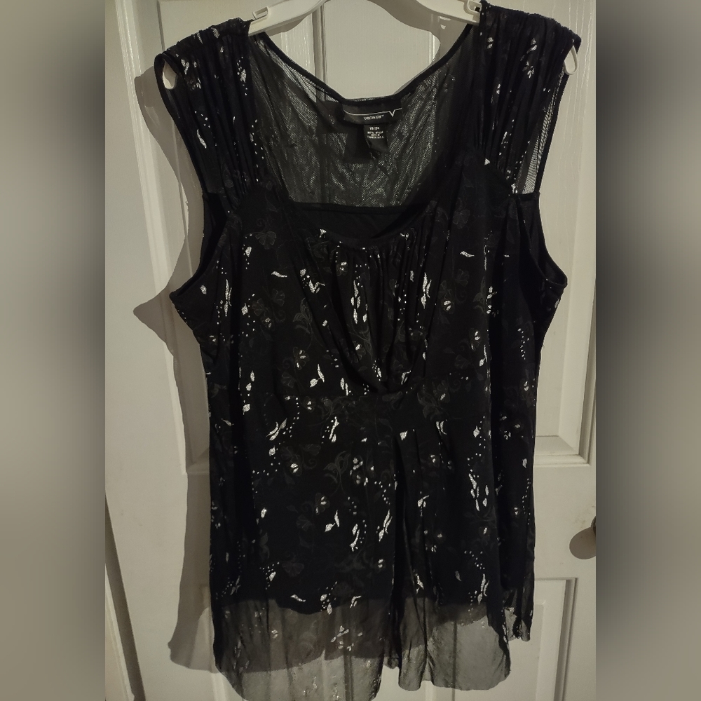 Venezia Black with floral sparkle detail